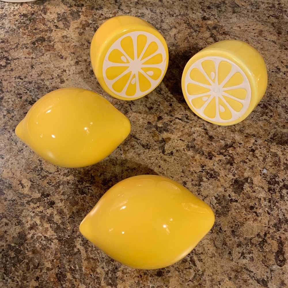 Ceramic lemons